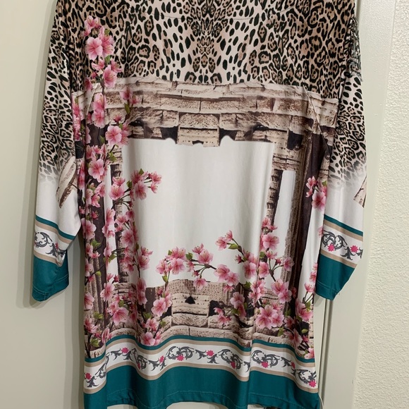 Women 3/4 sleeve top - Picture 4 of 4